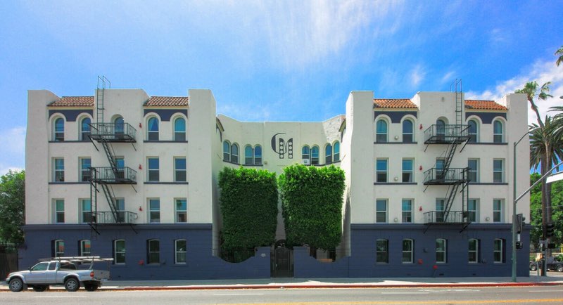 5870 Franklin Ave in Hollywood, closed multifamily sale