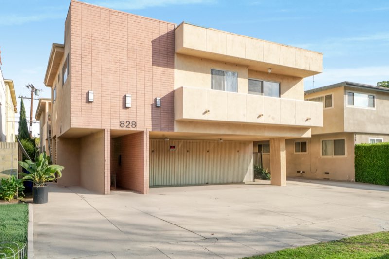 828 S Holt Ave in Pico-Robertson, closed multifamily sale